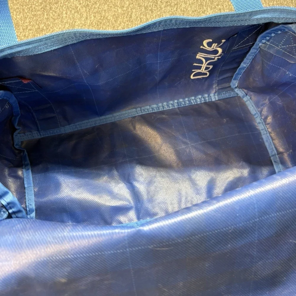 Dakine EQ‎ Sports Bag Duffle Red Blue Plaid Print Gym Carry On